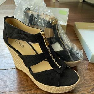 Brand new size 7 Michael kors wedges